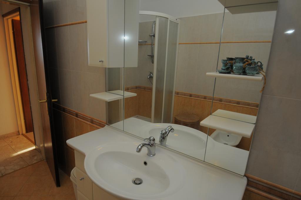 Apartment Kisic 3 Icici Luaran gambar